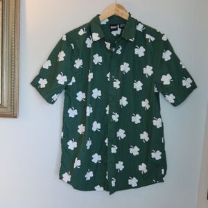 Mad Engine St. Patrick's Day Shamrocks Button-Up RN0101531 Mens M Green